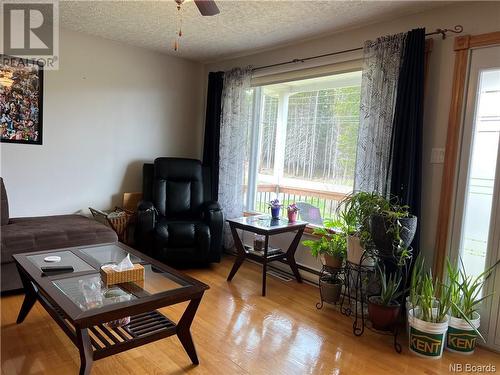 1392 Route 275, Saint-Arthur, NB - Indoor Photo Showing Living Room