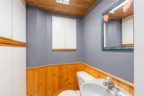 6555 Krista Lane, Melbourne, ON - Indoor Photo Showing Bathroom