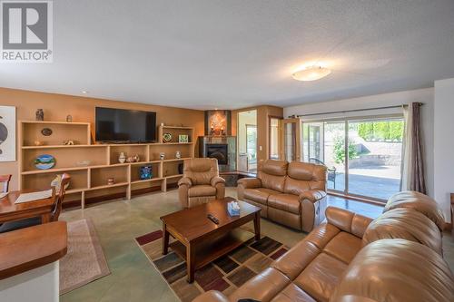 44 Cactus Crescent, Osoyoos, BC - Indoor Photo Showing Living Room