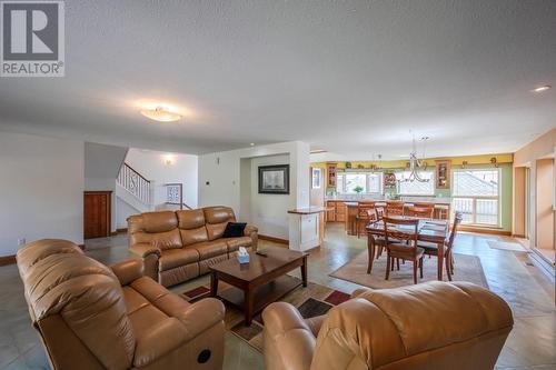 44 Cactus Crescent, Osoyoos, BC - Indoor Photo Showing Living Room