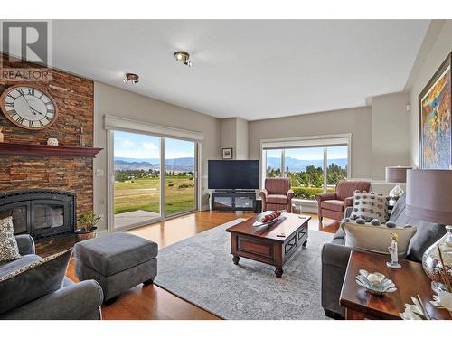 842 Stuart Road, West Kelowna, BC - Indoor Photo Showing Living Room With Fireplace