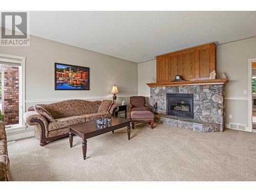 842 Stuart Road, West Kelowna, BC - Indoor Photo Showing Living Room With Fireplace