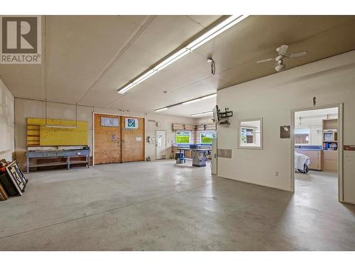 842 Stuart Road, West Kelowna, BC - Indoor Photo Showing Garage