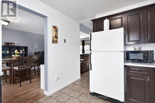 9 Tanner Drive, London, ON - Indoor Photo Showing Kitchen
