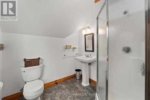 26 Fire Route 96D Rte, Kawartha Lakes, ON - Indoor Photo Showing Bathroom