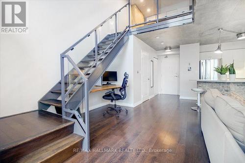 #725 -250 Manitoba St, Toronto, ON - Indoor Photo Showing Other Room