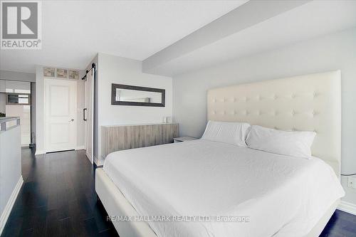 #725 -250 Manitoba St, Toronto, ON - Indoor Photo Showing Bedroom