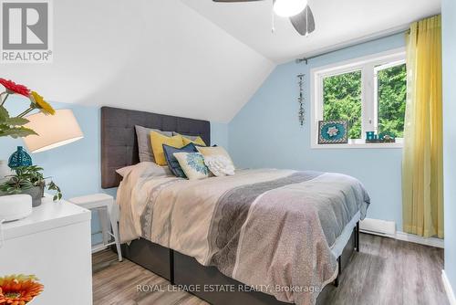 239 Mallory Beach Road, South Bruce Peninsula, ON - Indoor Photo Showing Bedroom
