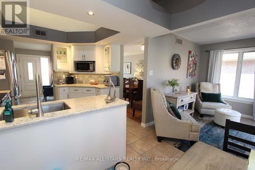 27 Hillview Dr, Kawartha Lakes, ON - Indoor Photo Showing Kitchen