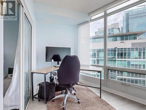 #3202 -373 Front St W, Toronto, ON - Indoor Photo Showing Office