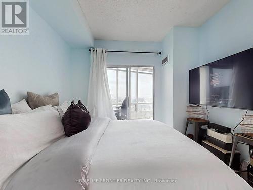 #3202 -373 Front St W, Toronto, ON - Indoor Photo Showing Bedroom