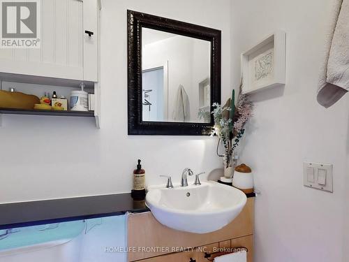 #3202 -373 Front St W, Toronto, ON - Indoor Photo Showing Bathroom