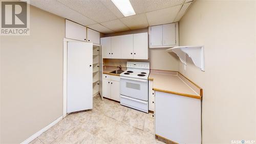 940 Arthur Street, Regina, SK - Indoor Photo Showing Kitchen