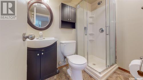 940 Arthur Street, Regina, SK - Indoor Photo Showing Bathroom