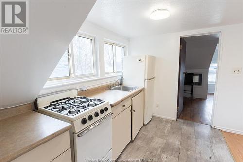 126 Gray Street, Chatham, ON - Indoor Photo Showing Kitchen