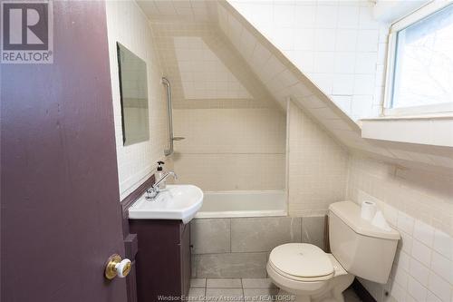 126 Gray Street, Chatham, ON - Indoor Photo Showing Bathroom