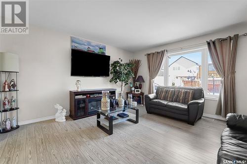 538 East Hampton Boulevard, Saskatoon, SK - Indoor Photo Showing Living Room