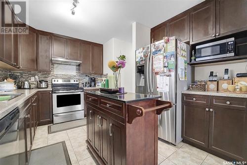 538 East Hampton Boulevard, Saskatoon, SK - Indoor Photo Showing Kitchen With Stainless Steel Kitchen