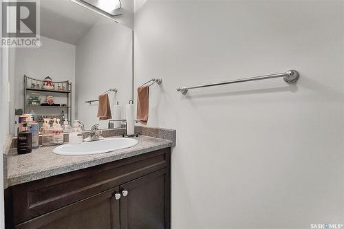 538 East Hampton Boulevard, Saskatoon, SK - Indoor Photo Showing Bathroom