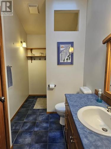 3244 Old Babine Lake Road, Smithers, BC - Indoor Photo Showing Bathroom