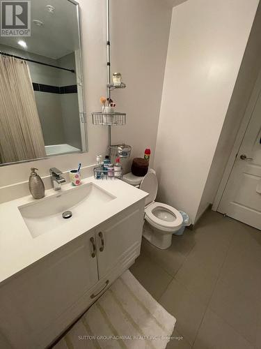 630 - 2480 Prince Michael Drive, Oakville, ON - Indoor Photo Showing Bathroom