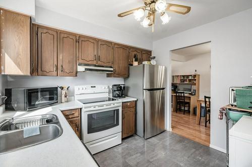 81 Loraine Drive, St. Catharines, ON - Indoor Photo Showing Kitchen