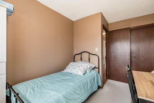 81 Loraine Drive, St. Catharines, ON - Indoor Photo Showing Bedroom