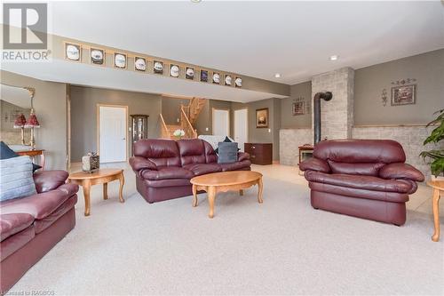411317 Southgate Sideroad 41, Southgate, ON - Indoor Photo Showing Living Room