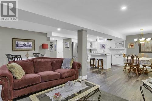 389 Brunmar Crescent, Lakeshore, ON - Indoor Photo Showing Living Room