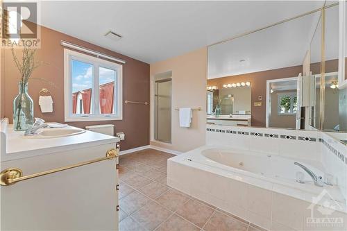 2741 Massicotte Lane, Ottawa, ON - Indoor Photo Showing Bathroom