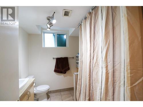 1477 Carmi Drive, Penticton, BC - Indoor Photo Showing Bathroom