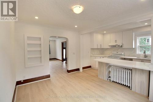 224 Lawrence Ave W, Toronto, ON - Indoor Photo Showing Kitchen