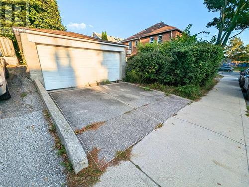 224 Lawrence Ave W, Toronto, ON - Outdoor