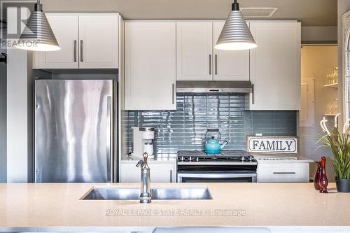 609 - 181 James Street N, Hamilton, ON - Indoor Photo Showing Kitchen With Upgraded Kitchen