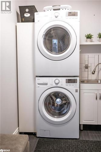 39 Deacon Place, Belleville, ON - Indoor Photo Showing Laundry Room