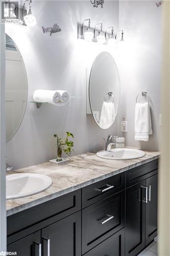 39 Deacon Place, Belleville, ON - Indoor Photo Showing Bathroom