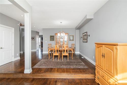 24 Newcastle Court, Hamilton, ON - Indoor Photo Showing Dining Room