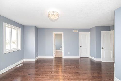 24 Newcastle Court, Hamilton, ON - Indoor Photo Showing Other Room