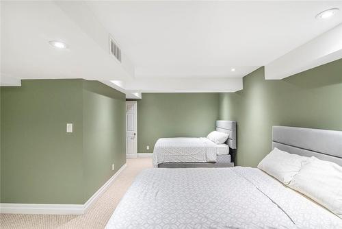 24 Newcastle Court, Hamilton, ON - Indoor Photo Showing Bedroom