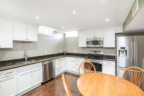 24 Newcastle Court, Hamilton, ON - Indoor Photo Showing Kitchen With Double Sink
