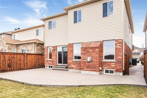 24 Newcastle Court, Hamilton, ON - Outdoor With Exterior