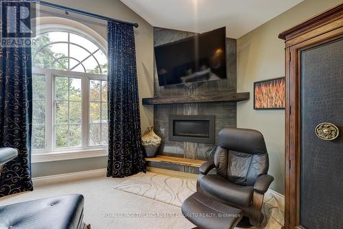 82 Chestnut Court, London, ON - Indoor Photo Showing Living Room With Fireplace