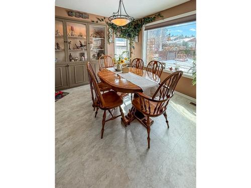 117 16Th Street S, Cranbrook, BC - Indoor Photo Showing Dining Room