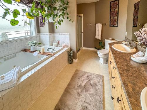 117 16Th Street S, Cranbrook, BC - Indoor Photo Showing Bathroom