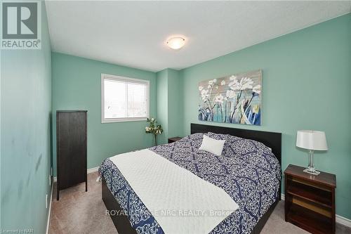 98 - 8141 Coventry Road, Niagara Falls, ON - Indoor Photo Showing Bedroom