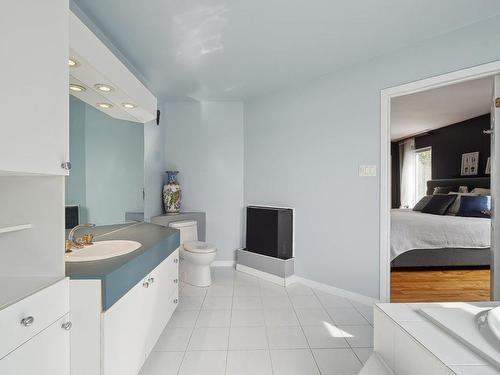 Bathroom - 28 417E Avenue, Saint-Hippolyte, QC - Indoor Photo Showing Bathroom