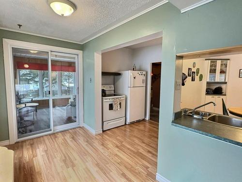 Hall - 204 4E Avenue, Belleterre, QC - Indoor Photo Showing Kitchen