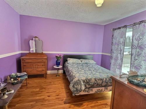 Bedroom - 204 4E Avenue, Belleterre, QC - Indoor Photo Showing Bedroom