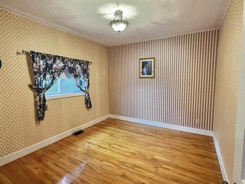 Bedroom - 204 4E Avenue, Belleterre, QC - Indoor Photo Showing Other Room