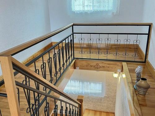 Staircase - 204 4E Avenue, Belleterre, QC - Indoor Photo Showing Other Room